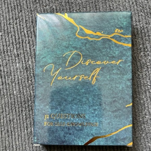 Discover Yourself: A Question A Day Card Deck - Picture 1 of 4